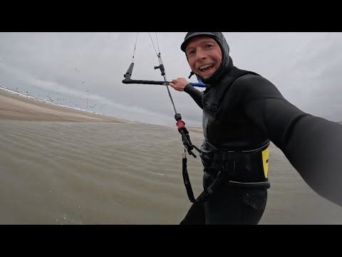 10m Edge on 15m lines in 30 knots - LEN10 Downwinder