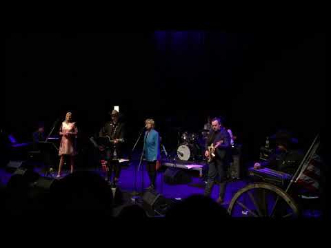 Anita Stapleton & Ove Frøytlog- Just Someone I Used To Know