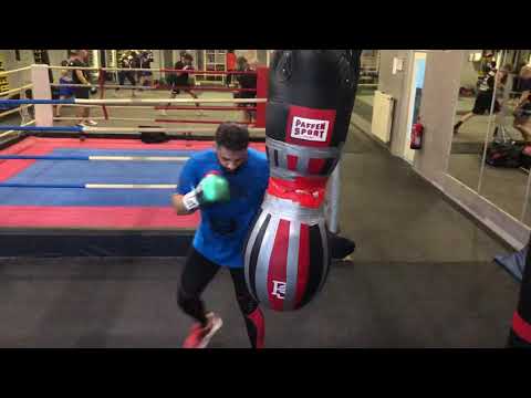 Kambis Rahmani - Sandsack Training