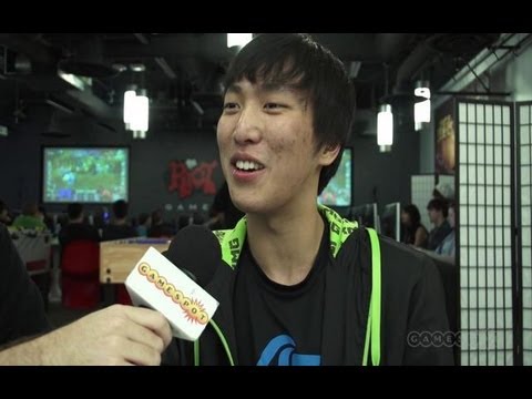 Touching Moment Between Saintvicious and Doublelift Before Day 3