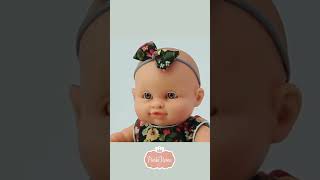 Realistická panenka holčička Irina s čelenkou od firmy Paola Reina ze Španělska