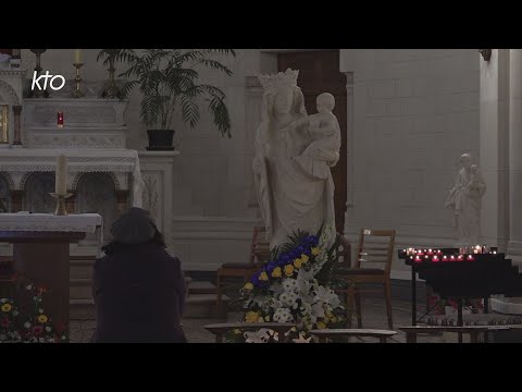 Notre-Dame de Paris : la statue de la Vierge en pèlerinage