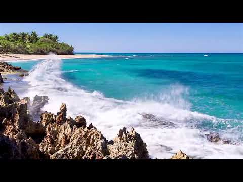 2 Splashing Waves All Day on Playa Encuentro   Refreshing and Relaxing on a Hot Summer Beach