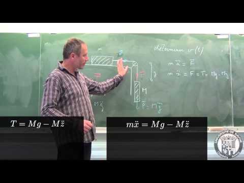 Introduction to mechanics in the first year of university: a study of a subtlety