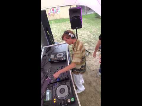Dj Josh Lasden