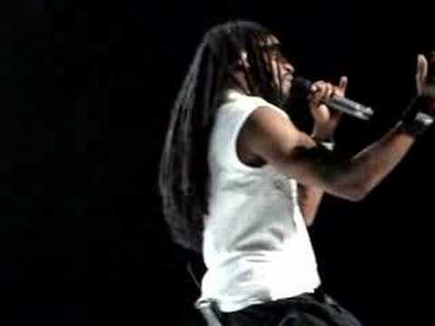 Nelly Furtado - Give It To Me (live) feat. Saukrates