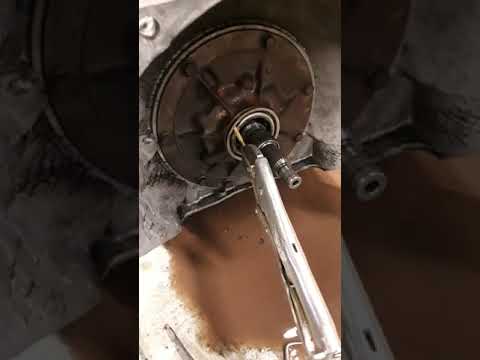 TH 350 400 transmission front input shaft pump seal removal