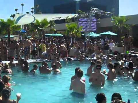 Wet Republic- LDW 2010- Back pool action!