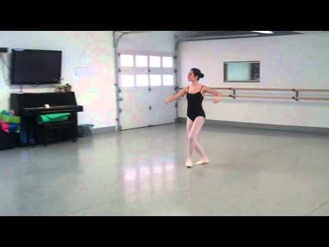 center work  tombe pas de borree glissade grand jete