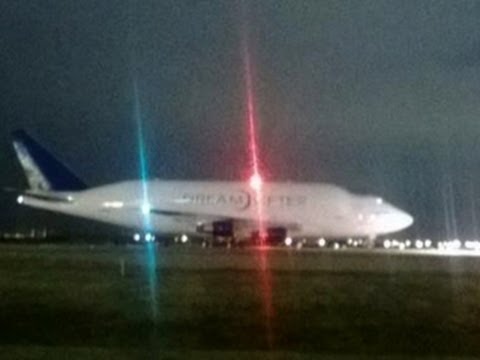 747 Dreamlifter may be stuck after landing at wrong airport