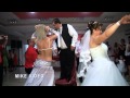 Dansatoare surpriza la nunta... 