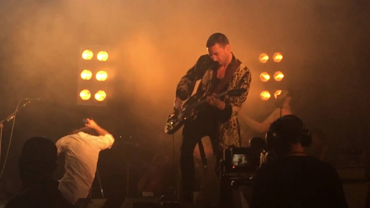 The Last Shadow Puppets - Moonage Daydream (David Bowie cover) - Alexandra Palace 16/7/2016 London