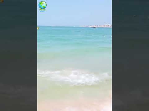Dubai beach ka mahol Dekh kar herangi huwi