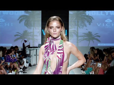 Vichi | Resort 2017 Full Fashion Show | Exclusive