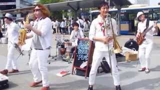 2014-05-03 ＳＴＡＲ ＢＥＬＬ ＰＬＵＳ／桜木町駅前広場でライブ