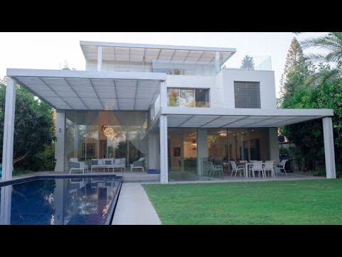 Modern villa in Tuscan boutique design