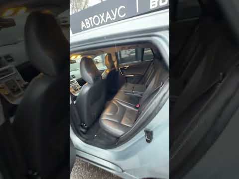 фото volvo v60 i 0