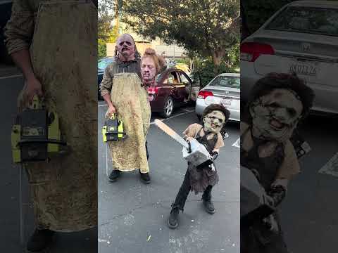 Texas Chainsaw Massacre Son of Monsterpalooza 2023 video by @Steampunk_Star_Raisin