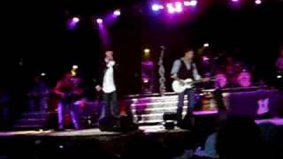 Montgomery Gentry - She Don't Tell Me To