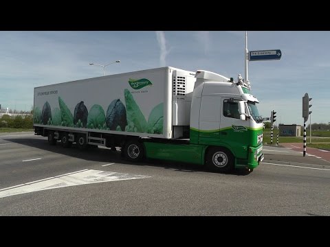 Trucks bij van en naar Greenery Barendrecht 21 april 2015