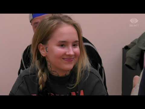 20201031 BB Suomi 2020 -  Asukkaille näytettiin nimeämiset (Paula ja OP katsoivat samaa sviitissä)