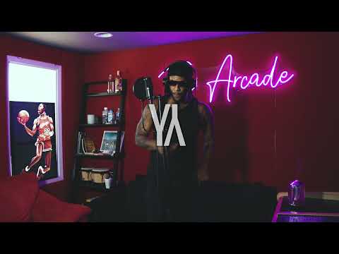 HowFlyy - Mahogany Freestyle (4th Qtr Sessions @ The Arcade LA - Game 01)