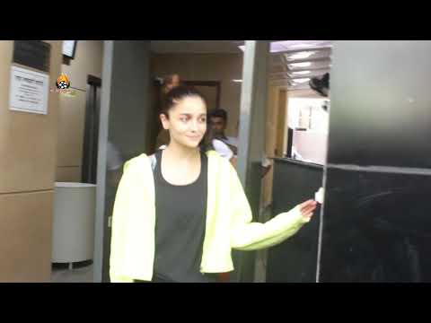 download lagu mp3 mp4 Bollywood Adda Khar, download lagu Bollywood Adda Khar gratis, unduh video klip Bollywood Adda Khar