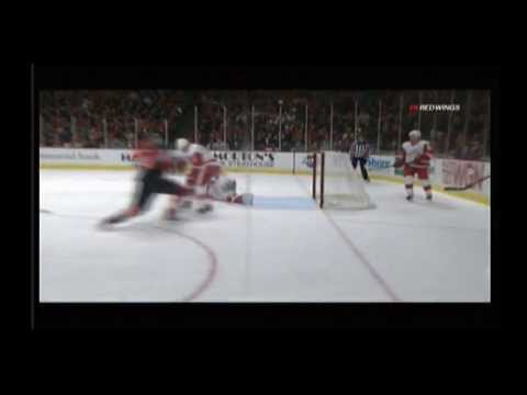 Lidstrom takes away a sure goal from Hossa Dec 30 2011