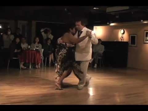  María del Carmen Romero  and  Jorge Dispari  are  dancing  to  the  milonga  "  Petroleo  "