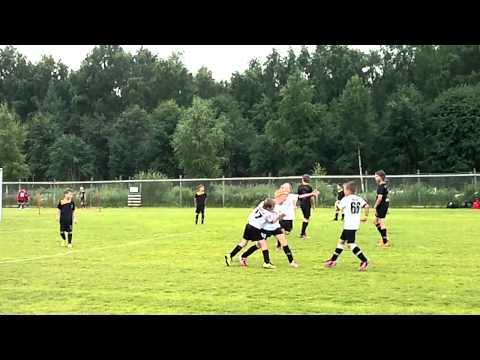 Tervarit juniorit 03:n Erkan maaleja Wasa Football cupissa 2013