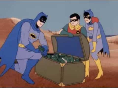 Ciccio Gamer 89 da un bacino nella guancia ai suoi cani per carnevale