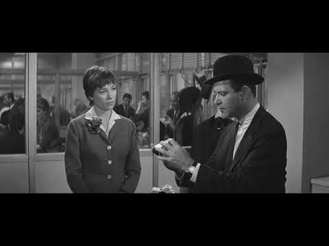 broken mirror, the apartment (1960)