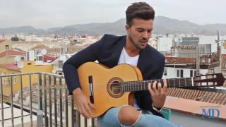 El artista Moisés Losada canta en directo para Málaga Digital