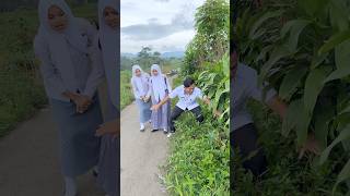 Download lagu Jangan ditiru.. adegan berbahaya😱 #comedy #funny mp3 Download lagu Jangan ditiru.. adegan berbahaya😱 #comedy #funny mp3