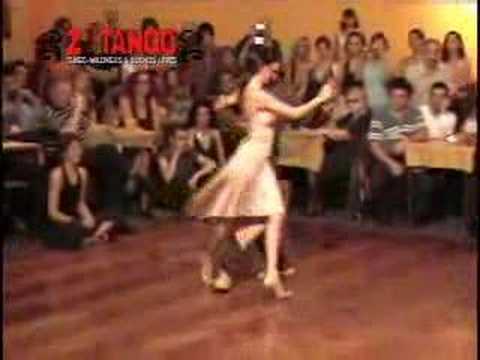  Roxana Suarez  and  Sebastian Achaval  are  dancing  to  the  tango  "  Tu Boca Mintio  "