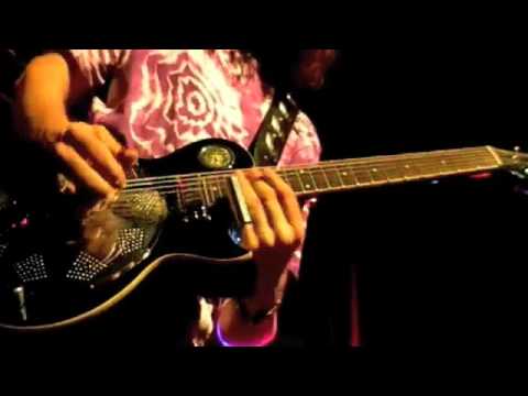 Gwyn Ashton - Best version of Hey Joe - on a resonator guitar