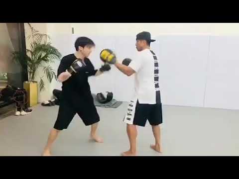 JUNGKOOK TWITTER UPDATE. JK IS BOXING 🥊