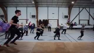 Kizomba line dance