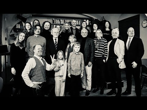 Přehrát video: Děkujeme, že jsme mohli 17. listopad 2025 slavit spolu s vámi ♡ Knihovna Václava Havla