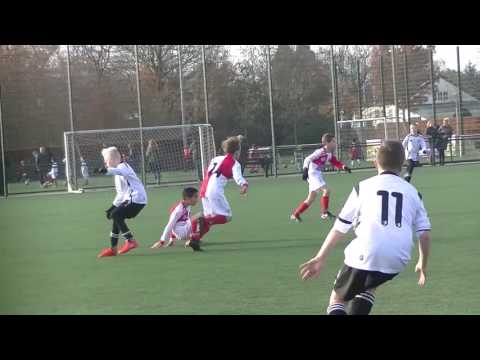 mooi doelpunt UVV JO12-1 Tom II