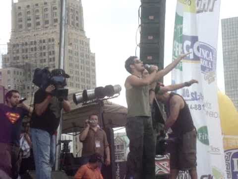 EL RAP DEL GRINGO ATRASADOR (En Vivo)