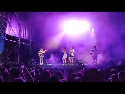 Aiko el grupo con Marina Iñesta (Repion) - Peñacastillo @SantanderMusic 2024