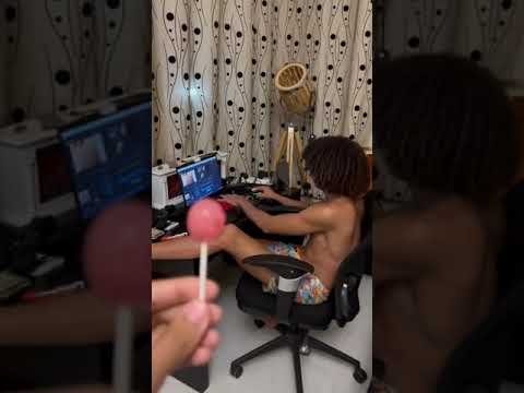 لحسته المصاصه بعد الكلب