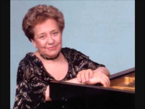Alicia de Larrocha plays Falla -  "La sinfonia de maese Pedro"
