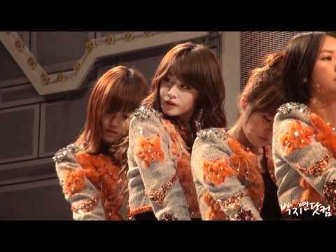 [Cam HD] 110403 T-ara Jiyeon - I Go Crazy Because of You @ LG Cinema 3D Game Festival [14]