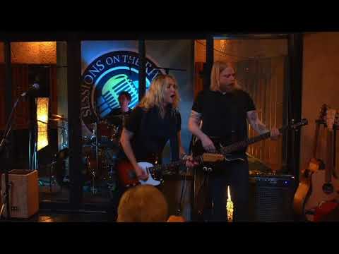 Sarah Smith Covers "Give Me One Reason" by Tracy Chapman