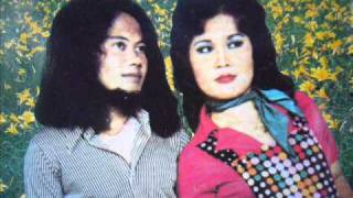 Download lagu Melody Cinta - Rhoma Irama mp3 Download lagu Melody Cinta - Rhoma Irama mp3