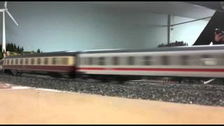 preview picture of video '30 Wagen Personenzug H0 Modellbahn Sinsheim'