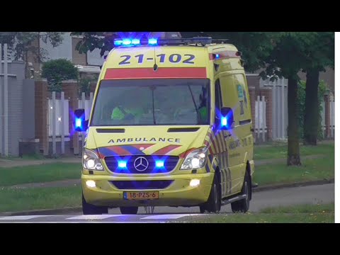 Verschillende Ambulances met spoed in Oss