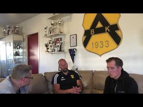 Fotbollsfeber med herrtränaren Peter Lindau BK Astrio